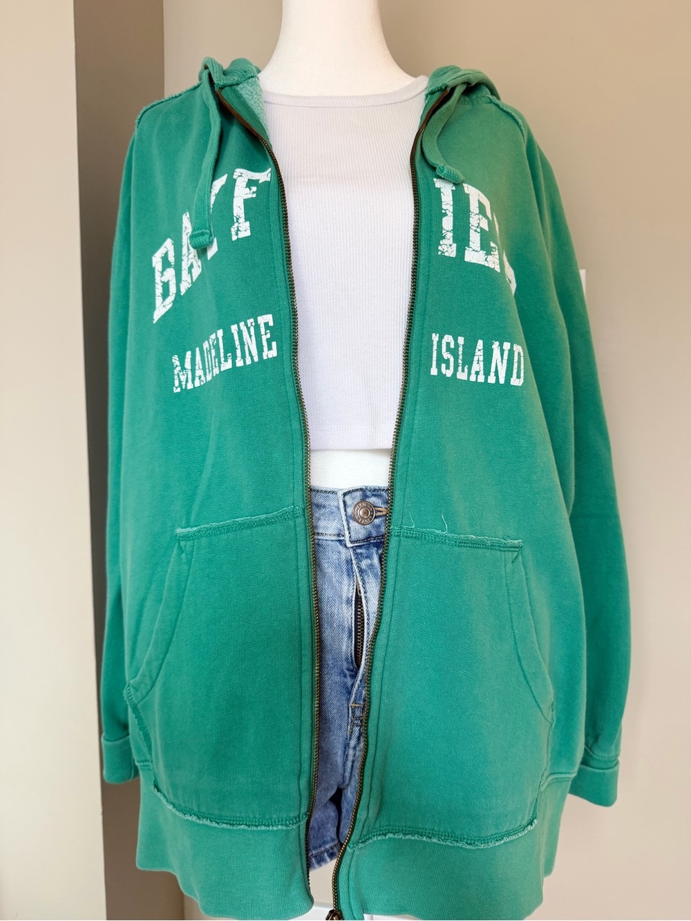 Bayfield Wisconsin Green Zip-Up Hoodie With Pockets– Size Large